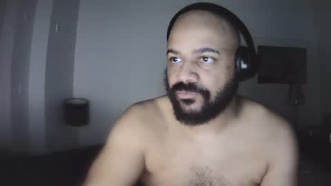 Snapshot of popfizzt chatting on 10-05-25, 10:13 popfizzt online show from 10-05-25, 10:13