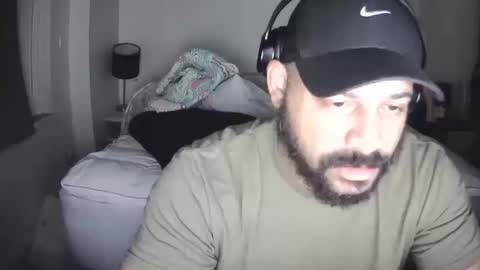 Snapshot of popfizzt chatting on 10-14-25, 01:06 popfizzt online show from 10-14-25, 01:06