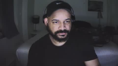 Snapshot of popfizzt chatting on 10-26-25, 04:18 popfizzt online show from 10-26-25, 04:18