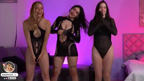 Snapshot of pophouse chatting on 10-16-25, 12:06 online show from 10-16-25, 12:06