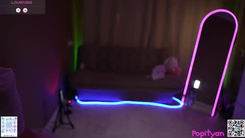 Louise  see you on December 1  at 2200 UTC3 online show from 04-11-26, 09:24