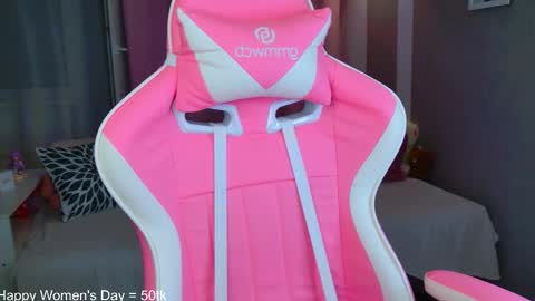 Snapshot of popjenny chatting on 03-08-26, 03:16 Hi Daddy Im Jane online show from 03-08-26, 03:16