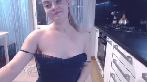 Snapshot of popkornmolli chatting on 11-16-25, 08:14 popkornmolli online show from 11-16-25, 08:14