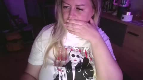MelissOfficial online show from 06-08-26, 07:47
