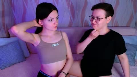 Snapshot of pornostendup chatting on 05-29-26, 07:34 Ana and Tati online show from 05-29-26, 07:34
