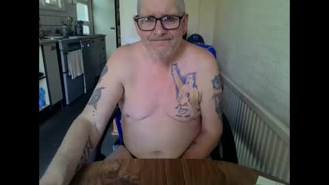 Snapshot of poshman65 chatting on 05-26-26, 07:48 poshman65 online show from 05-26-26, 07:48