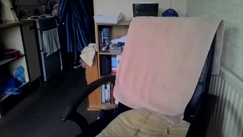Snapshot of poshman65 chatting on 06-12-26, 08:57 poshman65 online show from 06-12-26, 08:57