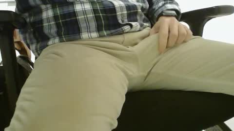 Snapshot of poundtownusa2016 chatting on 12-18-25, 07:20 ConchilDog online show from 12-18-25, 07:20