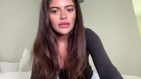 Selena online show from 05-21-26, 11:12