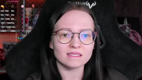 Robyn online show from 04-21-26, 02:34