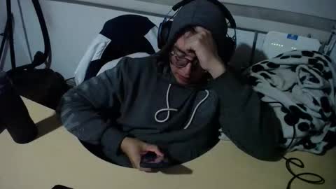 powerfulzeus2 online show from 09-20-25, 06:36