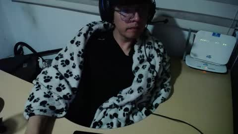 powerfulzeus2 online show from 11-16-25, 02:17