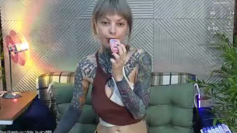 Snapshot of powerrr_ chatting on 06-23-26, 05:49 Lola online show from 06-23-26, 05:49