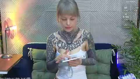 Snapshot of powerrr_ chatting on 06-28-26, 04:18 Lola online show from 06-28-26, 04:18
