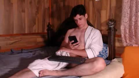 Snapshot of powertwinky chatting on 12-17-24, 10:32 chris independent  online show from 12-17-24, 10:32