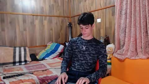 Snapshot of powertwinky chatting on 02-03-25, 02:58 chris independent  online show from 02-03-25, 02:58