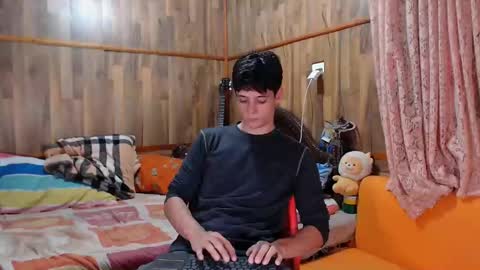 Snapshot of powertwinky chatting on 02-07-25, 10:09 chris independent  online show from 02-07-25, 10:09