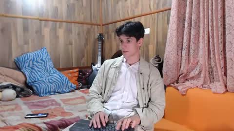 Snapshot of powertwinky chatting on 02-17-25, 02:42 chris independent  online show from 02-17-25, 02:42