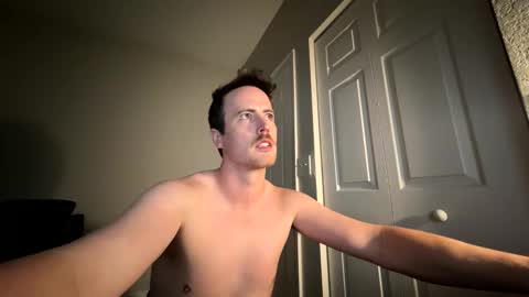 Snapshot of pphoto_95 chatting on 02-24-26, 03:15 Redd online show from 02-24-26, 03:15