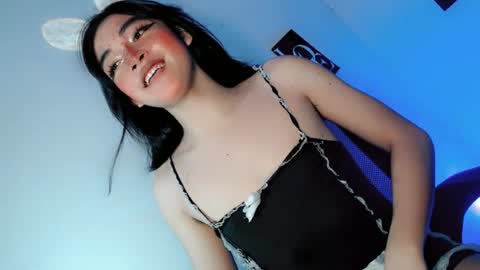 precious_laura18 online show from 06-17-26, 08:10