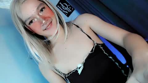 precious_laura18 online show from 06-21-26, 06:43