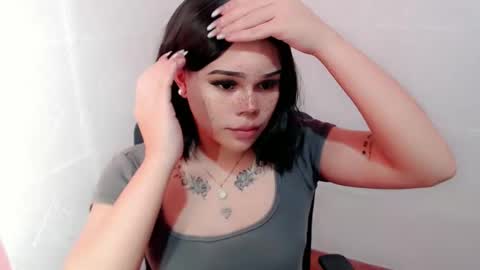 MAXXINE online show from 01-25-25, 12:06