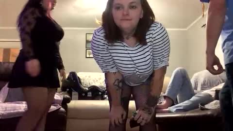 Snapshot of pregnantslutt chatting on 10-26-25, 02:39 Jaden  Jade online show from 10-26-25, 02:39