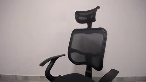 Snapshot of present_the_magic chatting on 02-09-25, 05:19 Plux online show from 02-09-25, 05:19