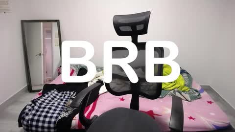 Snapshot of present_the_magic chatting on 11-02-25, 05:59 Plux online show from 11-02-25, 05:59