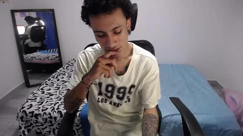 Snapshot of present_the_magic chatting on 02-02-26, 05:06 Plux online show from 02-02-26, 05:06