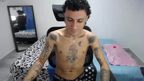 Snapshot of present_the_magic chatting on 02-02-26, 05:11 Plux online show from 02-02-26, 05:11