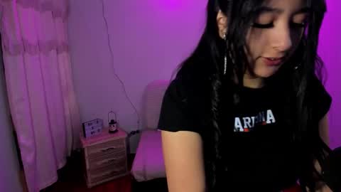 pretti scarlett online show from 11-18-25, 11:58