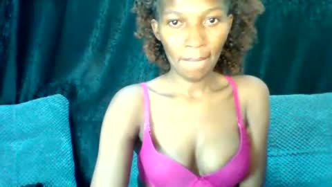 prettie_petitee online show from 07-14-26, 12:00