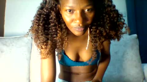prettie_petitee online show from 07-19-26, 08:40