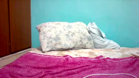 Snapshot of pretty253 chatting on 01-06-25, 08:18 pretty253 online show from 01-06-25, 08:18