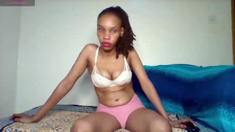 Snapshot of pretty253 chatting on 04-18-26, 07:58 pretty253 online show from 04-18-26, 07:58