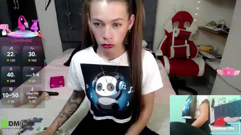 Snapshot of pretty_candysex chatting on 09-13-25, 10:53 Lisa online show from 09-13-25, 10:53