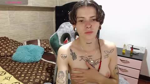 Snapshot of pretty_cristal22 chatting on 12-10-24, 11:40 pretty_cristal22 online show from 12-10-24, 11:40