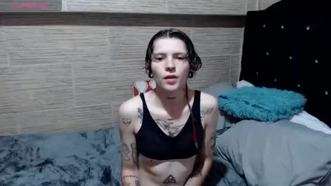 Snapshot of pretty_cristal22 chatting on 02-21-25, 11:44 pretty_cristal22 online show from 02-21-25, 11:44