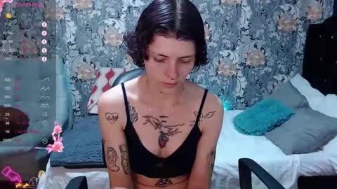 pretty_cristal22 online show from 05-29-26, 02:15