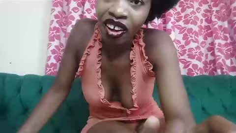 Snapshot of pretty_freaky chatting on 01-09-25, 09:06 Maya online show from 01-09-25, 09:06