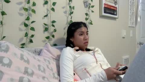 Snapshot of pretty_girl828687 chatting on 11-29-25, 09:18 pretty_girl828687 online show from 11-29-25, 09:18