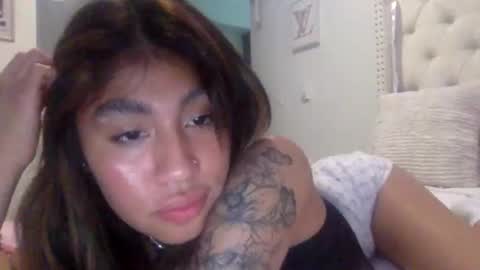 pretty_girl828687 online show from 04-10-26, 02:11