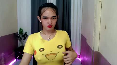 Snapshot of pretty_lady_kitty chatting on 04-21-26, 10:54 pretty_lady_kitty online show from 04-21-26, 10:54