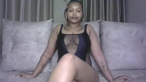 Snapshot of pretty_little_baibe chatting on 01-18-26, 09:18 Tracy online show from 01-18-26, 09:18