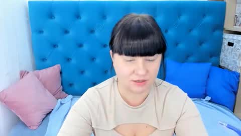 pretty_malika online show from 10-21-25, 02:01