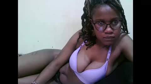 Snapshot of pretty_mellan chatting on 02-11-25, 08:58 pretty_mellan online show from 02-11-25, 08:58