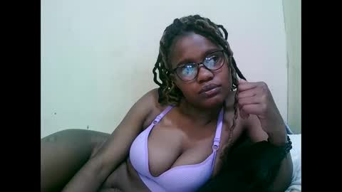 Snapshot of pretty_mellan chatting on 02-12-25, 09:42 pretty_mellan online show from 02-12-25, 09:42