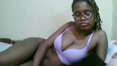 Snapshot of pretty_mellan chatting on 02-21-25, 06:40 pretty_mellan online show from 02-21-25, 06:40