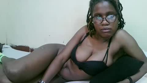 Snapshot of pretty_mellan chatting on 02-27-25, 09:36 pretty_mellan online show from 02-27-25, 09:36